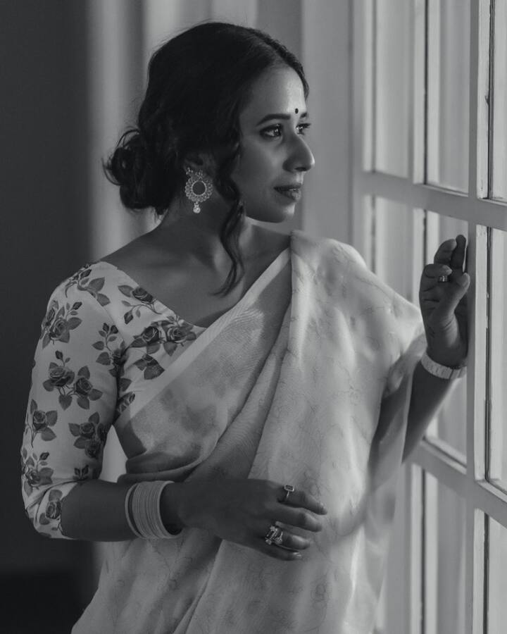 'चला हवा येऊ द्या' या मालिकेतून घराघरामध्ये पोहोचलेली अभिनेत्री म्हणजे श्रेया बुगडे.