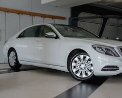 Kapil Sharma Car Collection: 5 करोड़ की आलीशान Vanity Van से लेकर करोड़ों की Mercedes Benz कार तक, देखें कपिल शर्मा का शानदार कार कलेक्शन