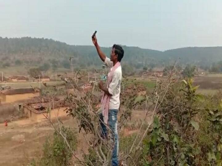 बिहार: कैमूर में 105 गावों के बच्चे नहीं कर पा रहे ऑनलाइन क्लास, गांव में आज भी नेटवर्क नहीं