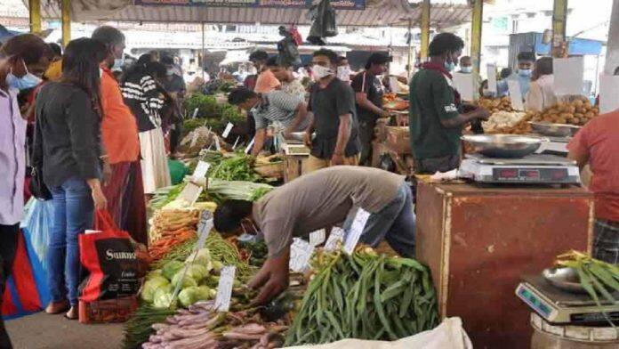 Potato 200,  chilli 700, brinjal 160 rupees per kg. in Sri Lanka economic crisis Food and vegetable prices rise Inflation bankruptcy ਮਹਿੰਗਾਈ ਨੇ ਝੰਬੇ ਲੋਕ, 700 ਰੁਪਏ ਕਿੱਲੋ ਹਰੀ ਮਿਰਚ, 200 ਰੁਪਏ ਕਿਲੋ ਟਮਾਟਰ ਤੇ ਆਲੂ, ਦੁੱਧ ਦੀਆਂ ਕੀਮਤਾਂ 'ਚ ਵੀ ਬੇਤਹਾਸ਼ਾ ਵਾਧਾ