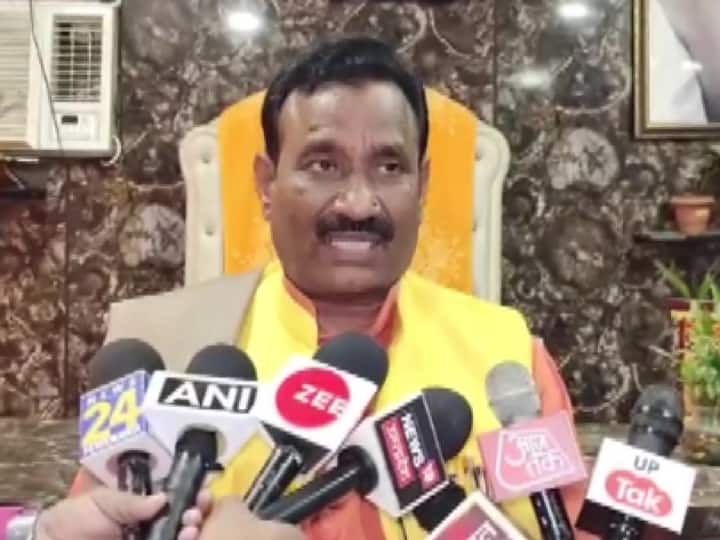 Bhadohi BJP MLA Ravindra Tripathi called his resignation wrong said viral letter pad is fake ANN UP Election 2022: बीजेपी MLA रविंद्र त्रिपाठी ने अपने इस्तीफे को बताया गलत, वायरल लेटर पैड को लेकर कही ये बात