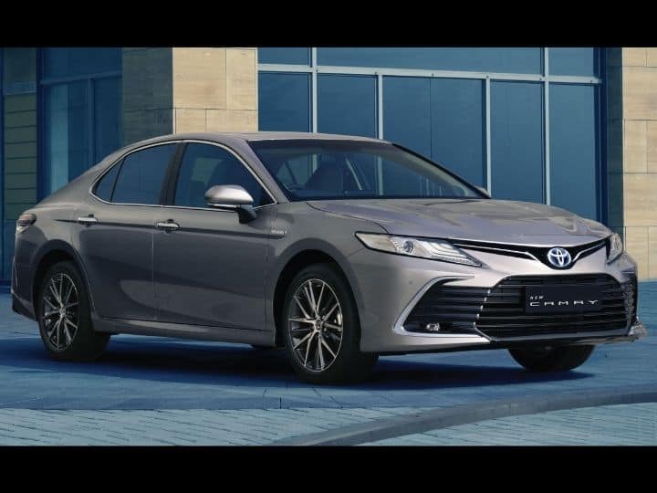 Toyota Camry Hybrid Facelift launched- check out features Price Cost launch details Toyota Camry Hybrid Facelift Launched- Check Out Features, Mileage, Cost & Other Details