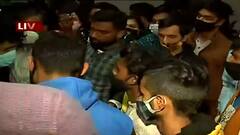 Calcutta University: পরীক্ষায় বসতে দেওয়ার দাবিতে বিশ্ববিদ্যালয়ে বিক্ষোভ, পড়ুয়া-নিরাপত্তারক্ষীদের ধস্তাধস্তিতে ভাঙল গেট| Bangla News