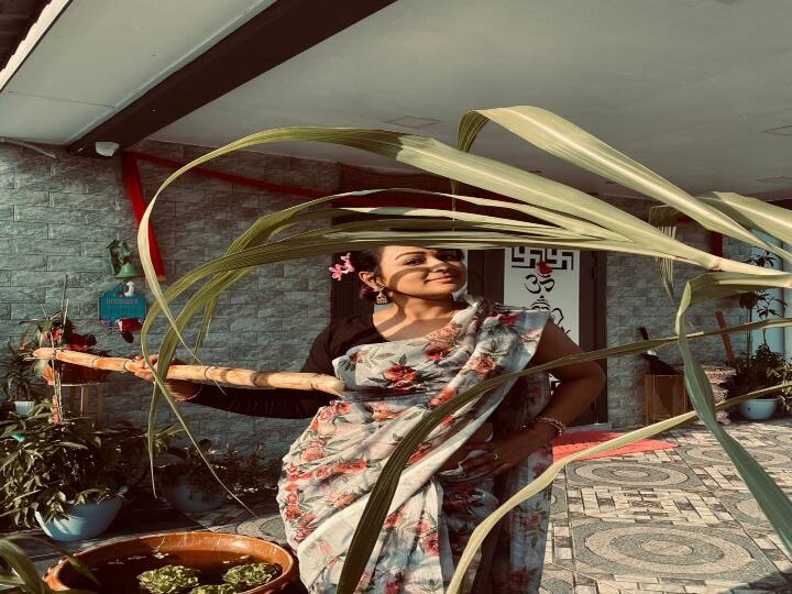 கன்னித் தீவு பொண்ணா கட்டெறும்பு கண்ணா கட்டுமர துடுப்பு போல இடுப்பு ஆட்டுற