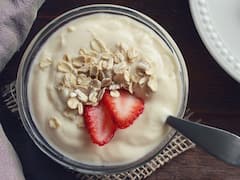 Onion With Curd: పెరుగు మంచిదే.. కానీ, వీటితో మాత్రం కలిపి తినొద్దు.. అలా చేస్తే..