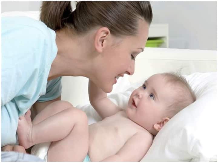 Health Tips, Covid-19 can reach from Mother to Child And Omicron Variant Alert Health Tips: मां से बच्चे में पहुंच सकता है Covid-19? इन बातों का रखें ध्यान