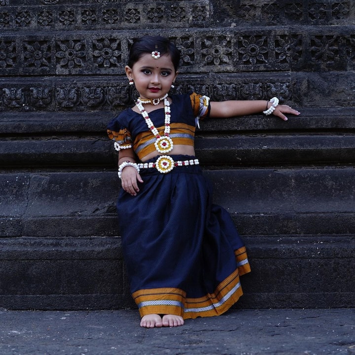 मायरा सोशल मीडियावर भरपूर ऍक्टिव्ह असते, तिचे फोटो आणि व्हिडीओ नेहमी सोशल मीडियावर व्हायरल होत असतात..(photo: _world_of_myra_official/IG)