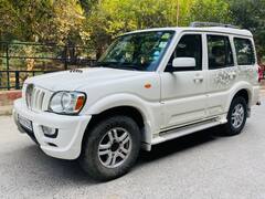 Used Car: दो लाख रुपये से शुरू है इन लंबी और ऊंची कारों की कीमत, लिस्ट में महिंद्रा स्कॉर्पियो भी शामिल