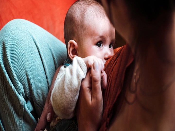 No active virus has been identified in breast milk: WHO on COVID-19 Breastfeeding -Covid 19 | தாய்ப்பாலில் வைரஸ் கண்டறியப்படுகிறதா? : பாலூட்டும் தாய்மார்களுக்கு WHO விளக்கும் தகவல்கள் இதோ