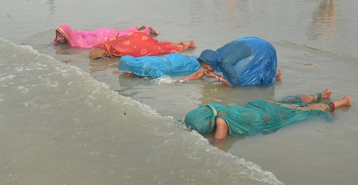 যিনি গঙ্গাসাগরে যেতে পারবেন না তিনি যেকোনও জলাশয়ে সাগরকে স্মরণ করে স্নান করবেন৷ এমনটাও বলে থাকেন শাস্ত্রজ্ঞরা।