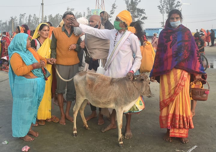 করোনা আবহে এবারও ই-স্নানে জোর দেওয়া হয়েছে। সংক্রমণ মোকাবিলায় তত্পর প্রশাসন।
