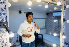 Kapil Sharma Vanity Van: बिग स्क्रीन टीवी, लाखों की आरामदायक कुर्सी, किसी फाइव स्टार होटल के कमरे से कम नहीं है कपिल शर्मा की वैनिटी वैन