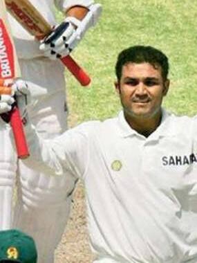 टेस्ट क्रिकेट में दो ट्रिपल सेंचुरी जड़ने वाले बल्लेबाज