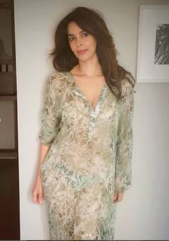 Mallika Sherawat Photos: મલ્લિકાએ ટ્રાન્સપરન્ટ ડ્રેસમાં શેર કરી તસવીરો, ન દેખાડવાનું દેખાડી દીધું