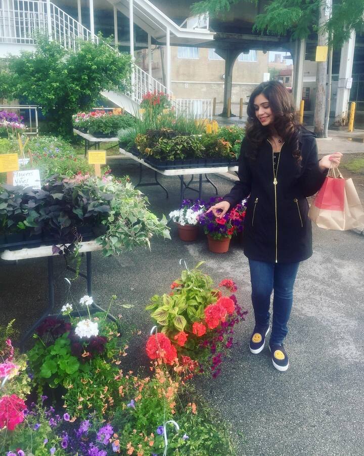 শিকাগো। এই জায়গার মায়া বেঁধে রাখে ঋতাভরীকে। সুযোগ পেলেই তাই তিনি বার বার ফিরে যেতে চান শিকাগোয়। সোশ্যাল মিডিয়ায় শিকাগো ভ্রমণের একগুচ্ছ ঝলমলে ছবি ভাগ করে প্রিয় শহরকে প্রেমপত্র লিখলেন ঋতাভরী।