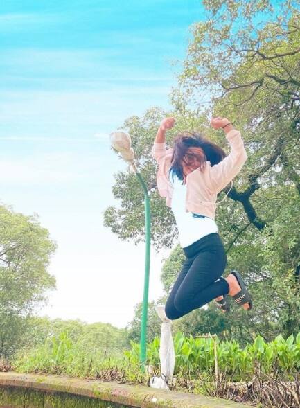 পরিচালক রবি কিনাগির ছবি 'প্রেমী' বক্স অফিসে সাফল্য পায়। এই ছবি দিয়েই অভিনয় জগতে আত্মপ্রকাশ হয় চন্দনার।