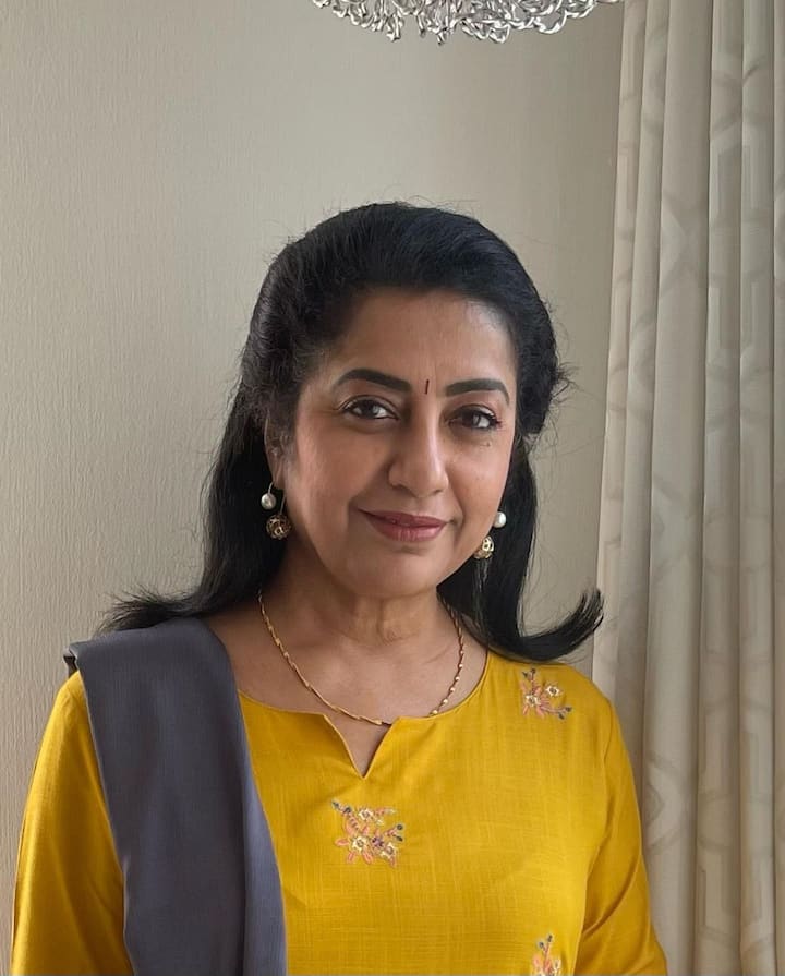 సుహాసిని (image credit : Suhasini /Instagram)