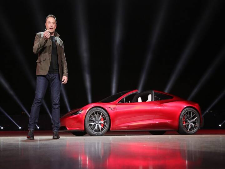 Tesla Founder Elon Musk answers about his companys India launch to user question in Twitter Tesla India Launch: எப்போதான் டெஸ்லா இந்தியாவுக்கு வரும்? உடனடியாக பதிலளித்த எலான் மஸ்க்!!