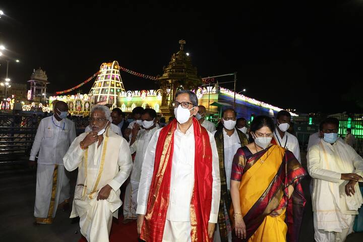 వైకుంఠ ఏకాదశి సందర్భంగా తిరుమల దర్శించుకున్న సీజేఐ జస్టిస్ ఎన్వీ రమణ దంపతులు