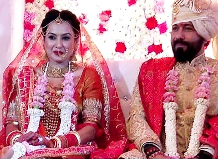 टीवी की मशहूर एक्ट्रेस काम्या पंजाबी 41 साल की उम्र में दूसरी शादी का फैसला लिया था. उन्होंने साल 2020 में एक बार फिर से शादी की. बता दें कि काम्या पंजाबी अपने पहले पति से अलग हो चुकी थीं.