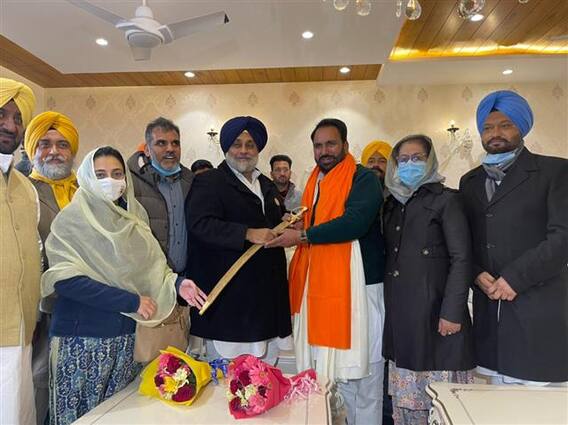 ਕਾਂਗਰਸ ਨੂੰ ਝਟਕਾ, ਸੂਬਾ ਸਕੱਤਰ ਜਸਪਾਲ ਸਰਪੰਚ ਅਕਾਲੀ ਦਲ 'ਚ ਸ਼ਾਮਲ ਕਾਂਗਰਸ ਨੂੰ ਝਟਕਾ, ਸੂਬਾ ਸਕੱਤਰ ਜਸਪਾਲ ਸਰਪੰਚ ਅਕਾਲੀ ਦਲ 'ਚ ਸ਼ਾਮਲ