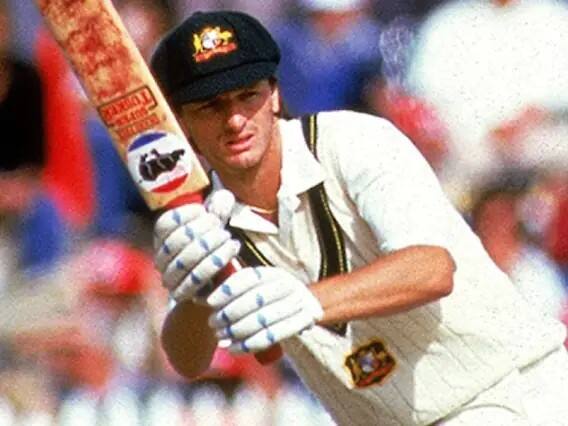 ऑस्ट्रेलियाचा माजी कर्णधार स्टीव वॉ हा कसोटीतील सर्वाधिक यशस्वी कर्णधार आहे. स्टीव वॉच्या नेतृत्वात ऑस्ट्रेलियाने 72 टक्के सामने जिंकले आहेत. 57 सामन्यात ऑस्ट्रेलियाने 41 विजय मिळवून दिले आहेत. फक्त नऊ सामन्यात पराभव मिळाला आहे. इतर सात सामने रद्द झाले आहेत.