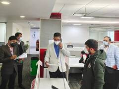 UP Corona News: नोएडा के कोविड नोडल अधिकारी ने किया कोविड नियंत्रण केंद्र का दौरा, संक्रमितों को लेकर अधिकारियों को दिया यह निर्देश