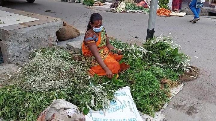 வைகுண்ட ஏகாதசி - தருமபுரி ஸ்ரீ பரவாசு தேவர் சுவாமி கோயிலில் சொர்க்க வாசல் திறப்பு