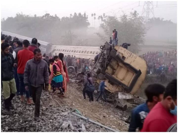 West Bengal Train Accident: रेल हादसे में 6 की मौत, पीएम मोदी, ममता बनर्जी ने जताया दु:ख, रेलमंत्री ने किया मदद का एलान