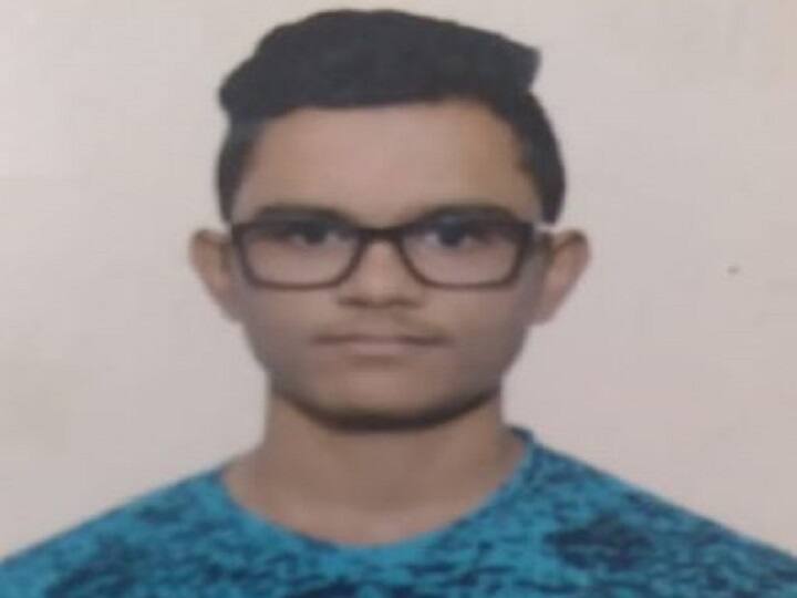 Vadodara : Engineer student suicide at friend home Vadodara : એન્જીનિયરિંગના 17 વર્ષના વિદ્યાર્થીએ ફ્રેન્ડના ઘરે જઈ પાંચમા માળેથી કૂદી કર્યો આપઘાત....