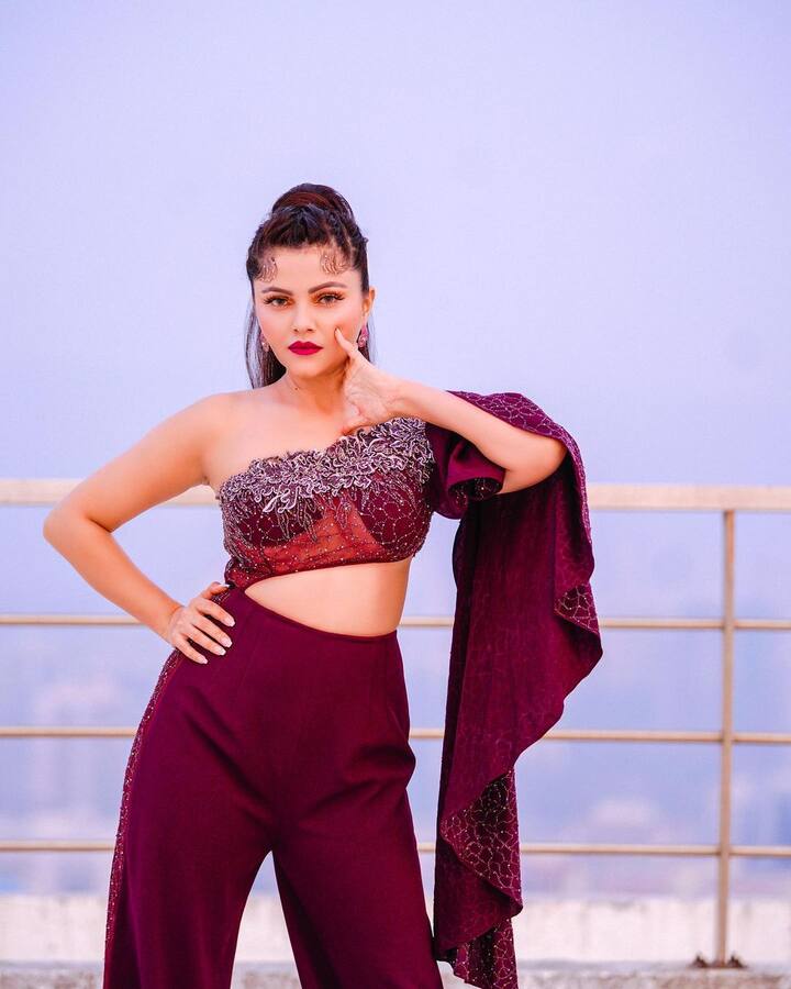 She began her career with the serial ‘Choti Bahu’ that aired on Zee TV and became popular. Her role as a transgender in the serial ‘Shakti: Astitva Ke Ehsaas Ki’ garnered her a lot of appreciation.