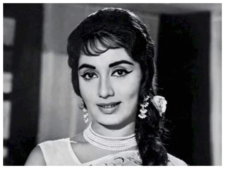 Do you know that Sadhna s hairstyle was famous by copying which Hollywood actress क्या आप जानते हैं किस हॉलीवुड एक्ट्रेस को कॉपी करके हुआ था Sadhna का हेयर स्टाइल फेमस?