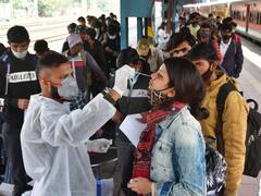 Delhi Corona News: दिल्ली में खत्म हो गया है कोरोना का सबसे बुरा दौर? जानिए क्या कहते हैं एक्सपर्ट्स