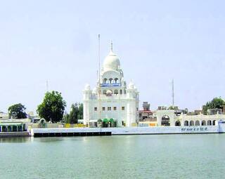 Maghi Mela Muktsar 2022: ਚਾਲੀ ਮੁਕਤਿਆਂ ਦੀ ਸ਼ਹਾਦਤ ਨੂੰ ਸਮਰਪਿਤ ਮੇਲਾ ਮਾਘੀ 'ਤੇ ਪਹੁੰਚ ਰਹੀਆਂ ਵੱਡੀ ਗਿਣਤੀ ਸੰਗਤਾਂ