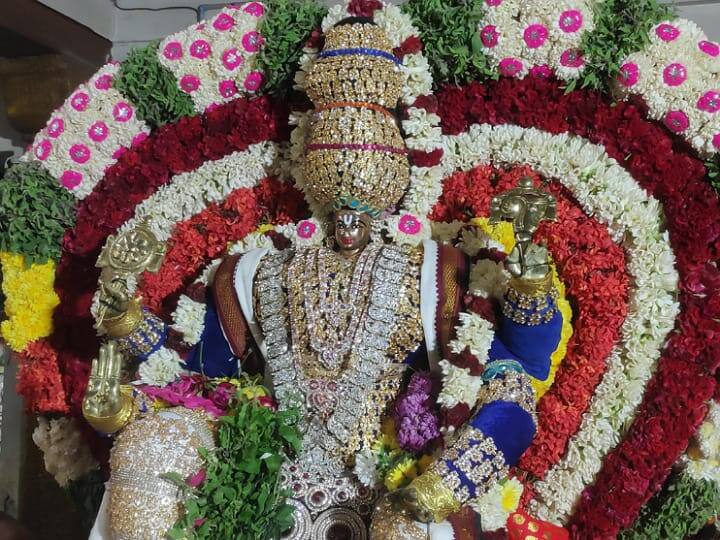 Heavenly Gate Opening at Karur Sri Renganatha Swami Temple - Devotees Swami Darshan with Govinda Slogan கரூர் ஸ்ரீ அபய பிரதான ரெங்கநாத சுவாமி கோயிலில் சொர்க்கவாசல் திறப்பு - கோவிந்தா கோஷத்துடன் பக்தர்கள் சுவாமி தரிசனம்