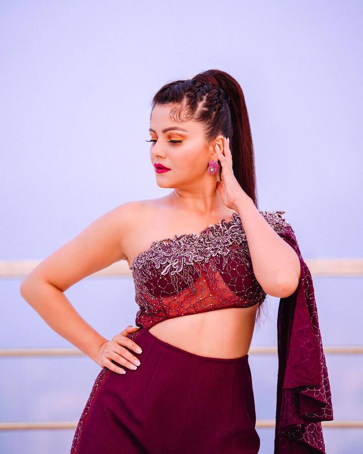 Sharing the pictures, she wrote, “Third wave crushed my health again but coulnd’t crush my spirit of getting back...Hence I always celebrate my little victories and thats what makes life so endearing.”