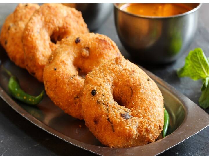 Prepare Perfect Medu Vadas In A Jiffy, Here Are 5 Of The Best Medu Vada Makers Online MedhuVadai Makers | மெதுவடை அழகா ரவுண்டா, குட்டி ஓட்டையோட வரணுமா.. இதை செஞ்சாவே போதும்.. ஸ்டார்ட் ம்யூசிக்..