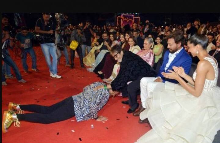 बॉलीवुड अभिनेता रणवीर सिंह बॉलीवुड के काफी विनम्र एक्टर कहलाते हैं. रणवीर कभी भी अपने से बड़े का इज्जत करना और पैर छूने में किसी तरह की कोई शर्म नहीं करते. फिर चाहे वो भरी महफिल ही क्यों न हो.