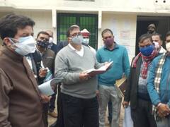 Azamgarh: जिलाधिकारी ने कलेक्ट्रेट परिसर का किया औचक निरीक्षण, दुकानदारों के लिए दिए ये खास निर्देश