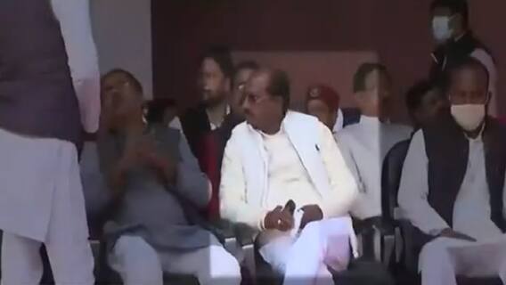 Elections 2022 | Why are Political parties violating Corona protocols despite EC's order? | Matrabhumi (15 Jan 2022)