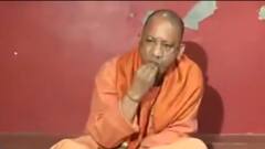Gorakhpur में दलित के घर भोजन करने पहुंचे CM Yogi, अमृत लाल भारती के घर कर रहे भोजन