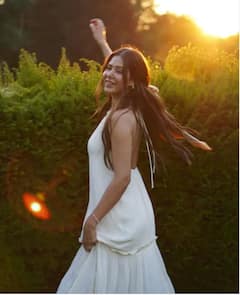 Honsla Rakh 'ਚ Shehnaaz Gill ਨੂੰ ਟੱਕਰ ਦਿੰਦੀ Sonam Bajwa ਦੀਆਂ ਕਹਿਰ ਢਾਉਂਦੀ ਦੀਆਂ ਤਸਵੀਰਾਂ ਵਾਇਰਲ