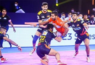 Pro Kabaddi League 2021-22: नवीन कुमार को पछाड़कर टॉप पर पहुंचे पवन सहरावत, बेंगलुरु बुल्स ने गुजरात जायट्स को हराया