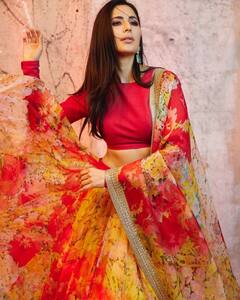Katrina Kaif Indian Wear: साड़ी या लहंगा, इंडियन आउटफिट में कैटरीना की खूबसूरती का मुकाबला करना है मुश्किल