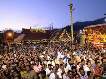 sabarimalai magarajothi lord ayyappa temple in kerala Sabarimalai Magara Jothi : விண்ணைப் பிளந்த சரணம் ஐயப்பா கோஷம்...! கண்குளிரும் வகையில் காட்சி தந்த மகரஜோதி தரிசனம்..!