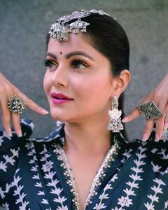 बंजारन बनकर दिलों पर बाण चलाती दिखीं Rubina Dilaik, माथे पर बिंदी लगाए लग रहीं हैं बेहद खूबसूरत