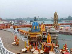 Makar Sankranti: हरिद्वार में मकर संक्रांति पर गंगा स्नान नहीं कर पा रहे हैं श्रद्धालु, हर की पौड़ी से लौटा रही पुलिस