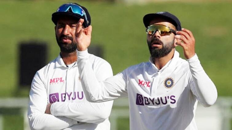 Which of these star batsmen from Africa got angry when Kohli was given a not out in DRS? આફ્રિકાના ક્યા સ્ટાર બેટ્સમેનને DRSમાં નોટઆઉટ અપાતાં કોહલી ભડક્યો ? કેપ કાઢી હવામાં મારી લાત, સ્ટમ્પ માઈકમાં શું બોલ્યો ?