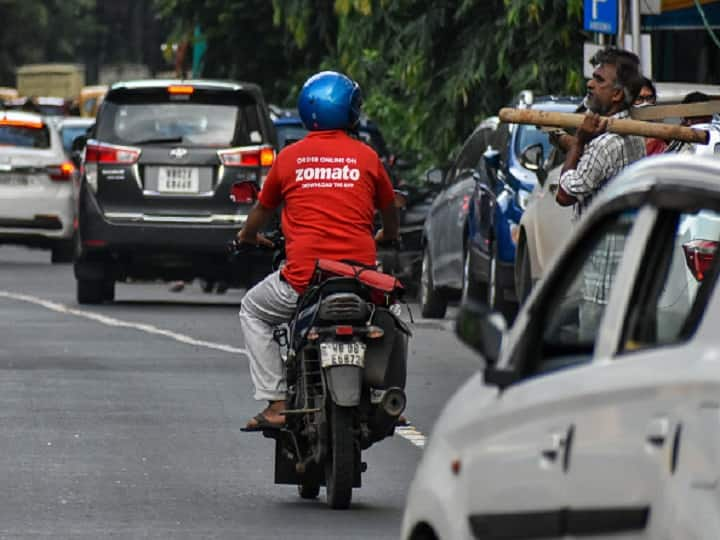 Delhi Zomato food delivery boy murdered dispute over smoking cigarette ann Zomato Delivery Boy Killed: सिगरेट पीने को लेकर हुए विवाद में जोमैटो डिलीवरी बॉय की हुई हत्या, ईंट-पत्थरों से भी किया हमला