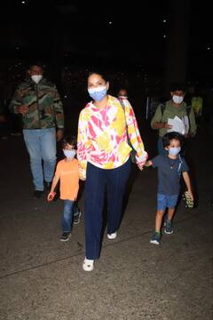 बेबी डॉल से बेबी मॉम तक, सोशल मीडिया से दूर कुछ ऐसा रहता है Sunny leone का लुक